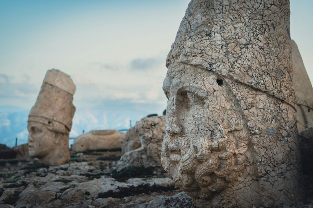 mountain nemrut (1)