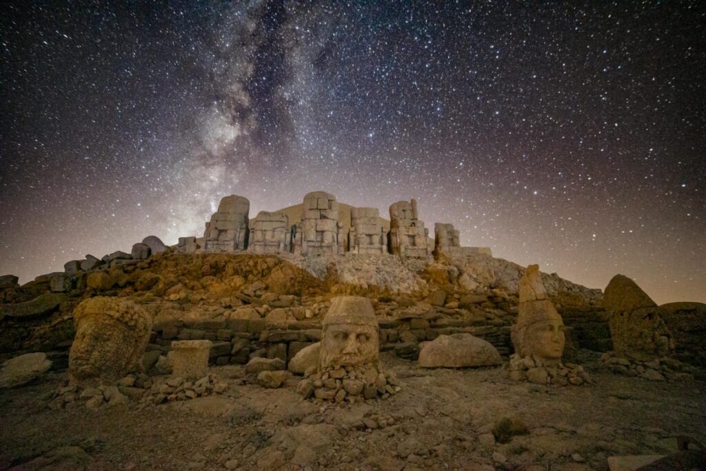 mountain nemrut (2)